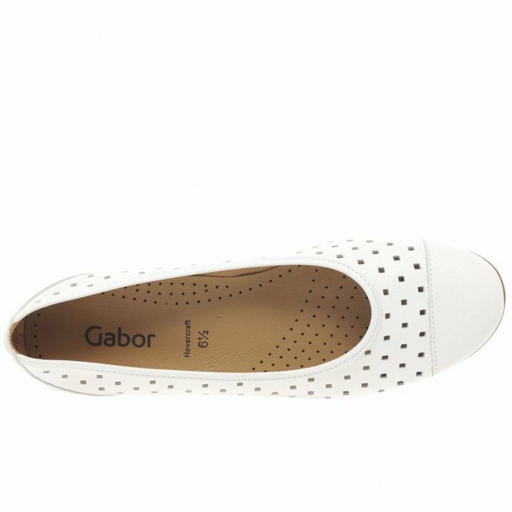 Diskriminere støj bekræft venligst Gabor Flat Shoes On Clearance - White Womens Ruffle Punched Detail